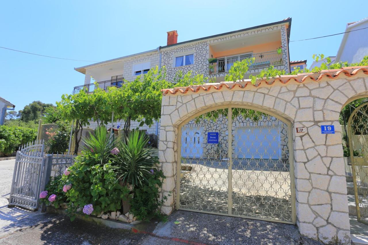 Apartments By The Sea Arbanija, Ciovo - 18661 Trogir Exterior photo